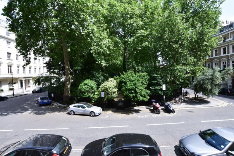 Flat Hyde Park Square in City of Westminster