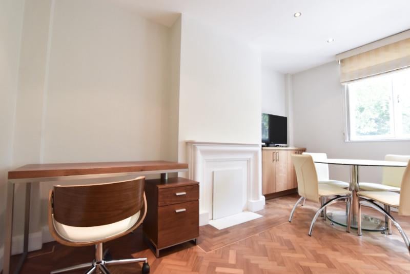 Flat Hyde Park Square in City of Westminster