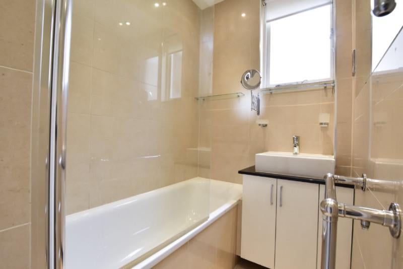 Flat Hyde Park Square in City of Westminster