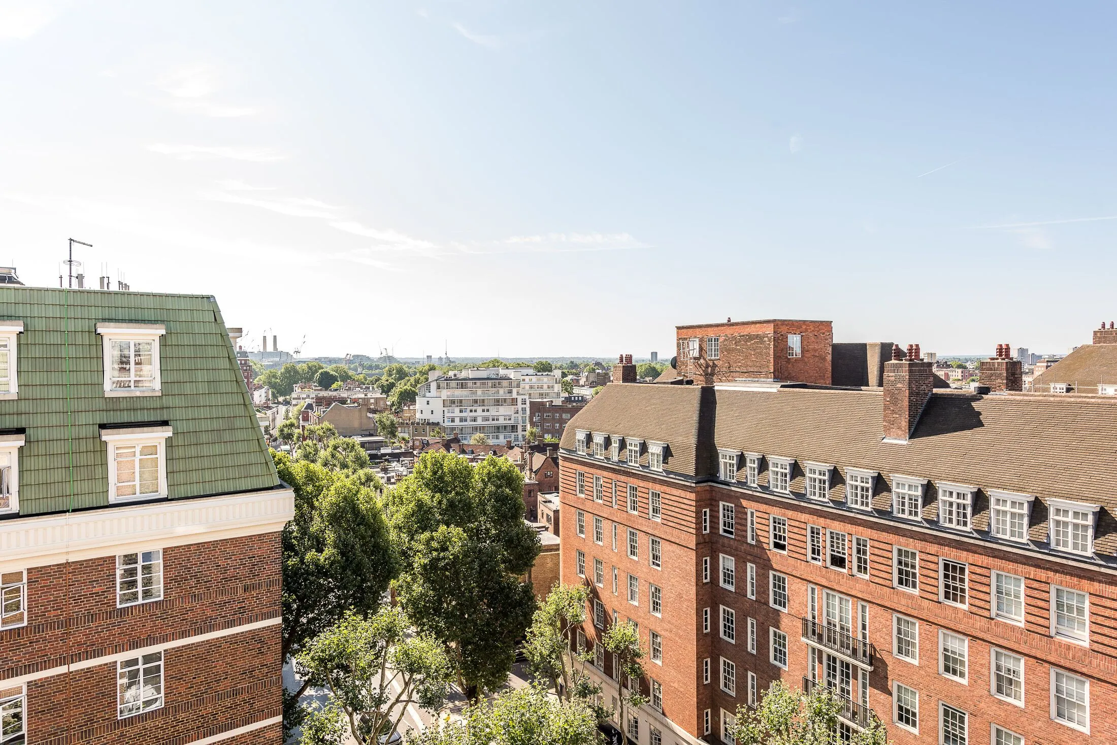 Flat Sloane Avenue in Greater London
