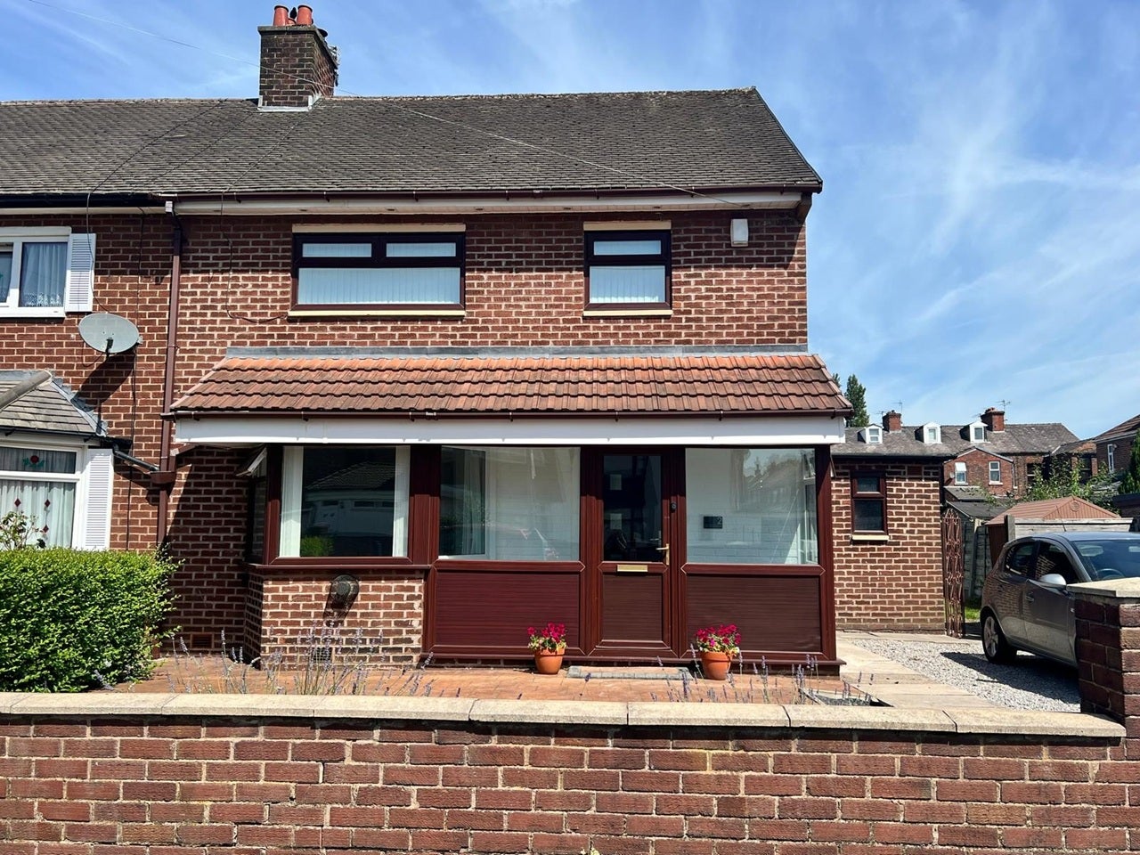 House Ashwood Avenue in Tameside
