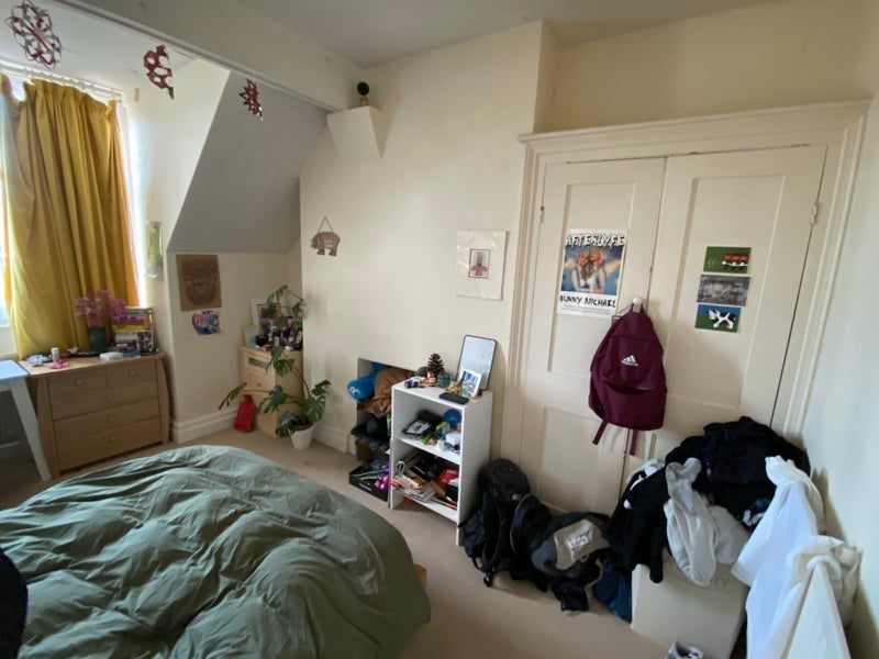 Room Fosse Road South in Leicester