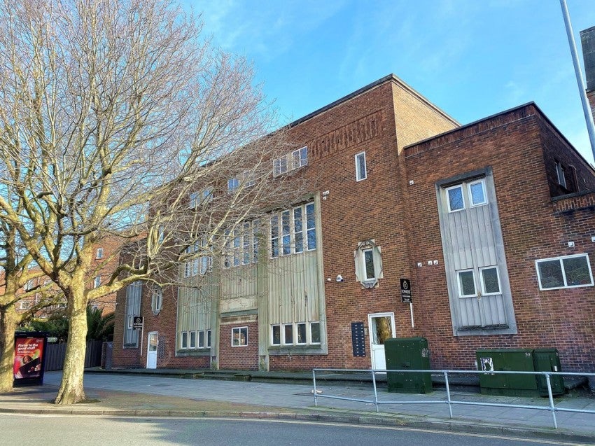 Flat Paradise Street in Portsmouth