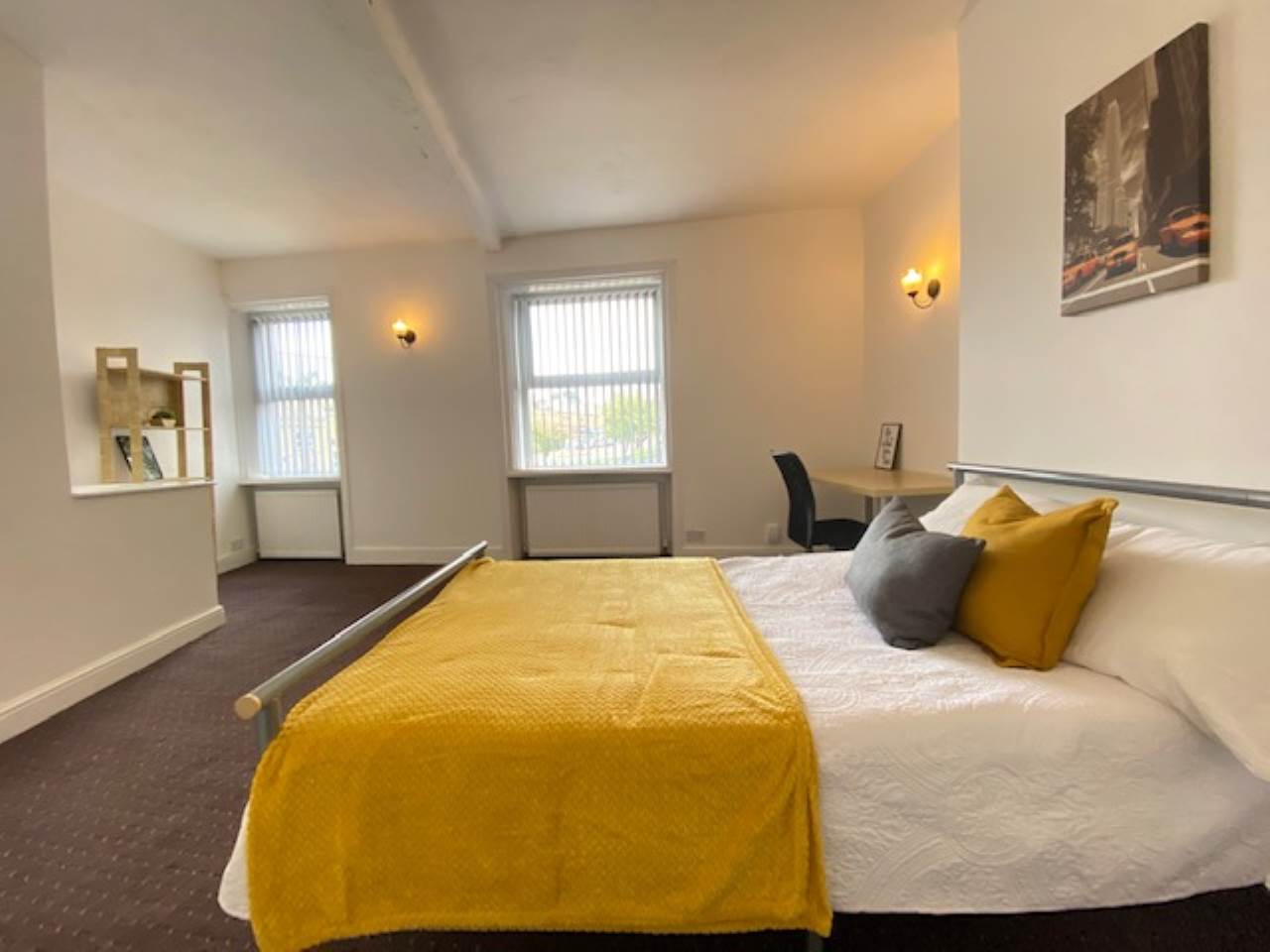 Flat Almondbury Bank in Kirklees