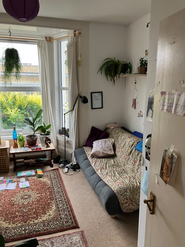 Flat Chadwick Road in Greater London
