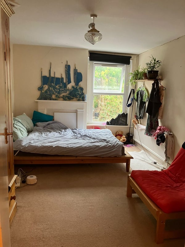 Flat Chadwick Road in Greater London