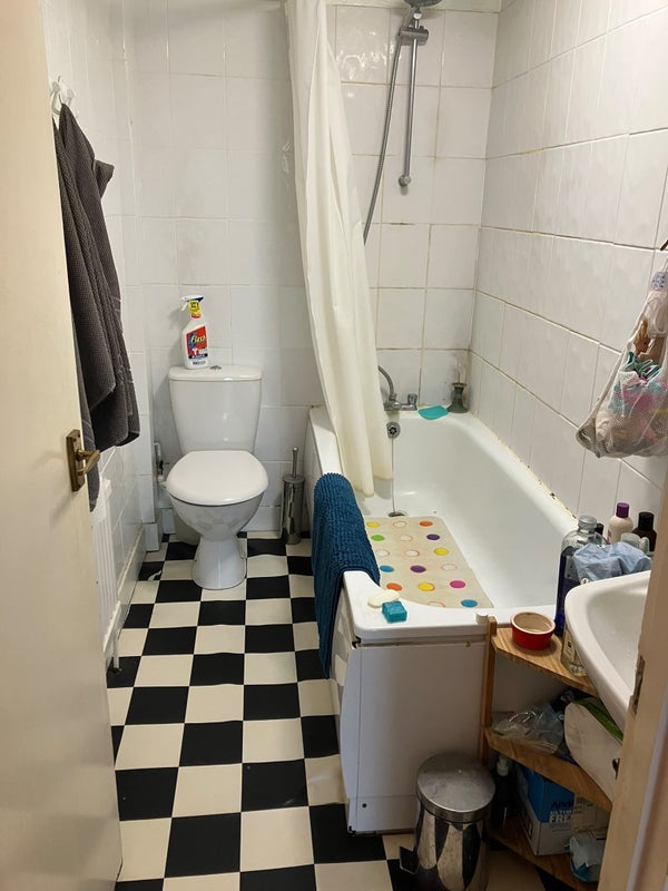 Flat Chadwick Road in Greater London