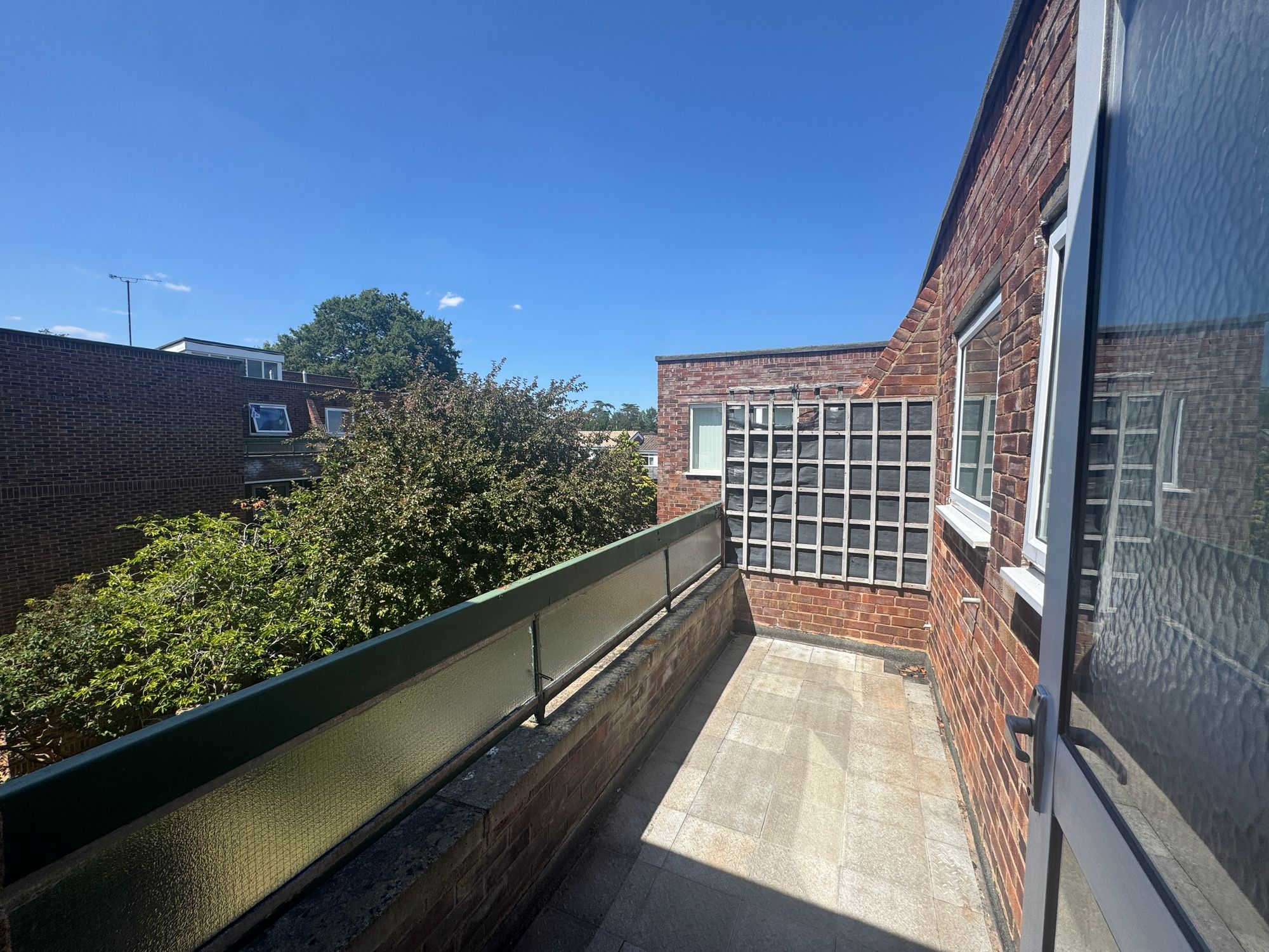 Flat Broadlands Rise in Taunton