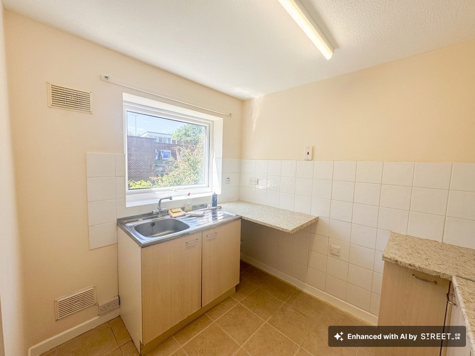 Flat Broadlands Rise in Taunton