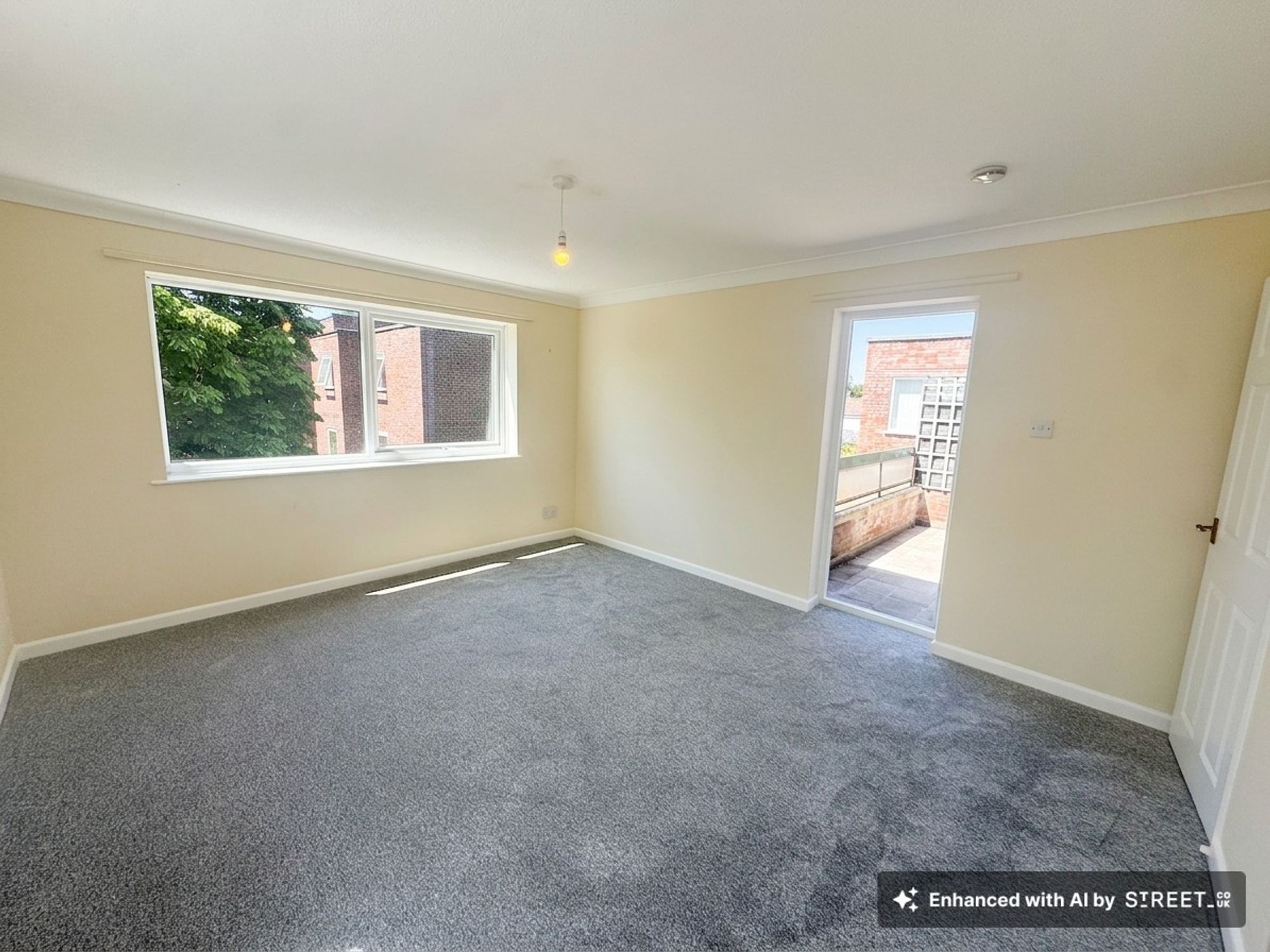 Flat Broadlands Rise in Taunton
