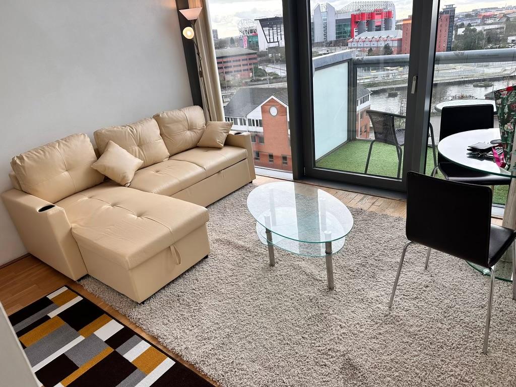 Flat Clippers Quay in Salford