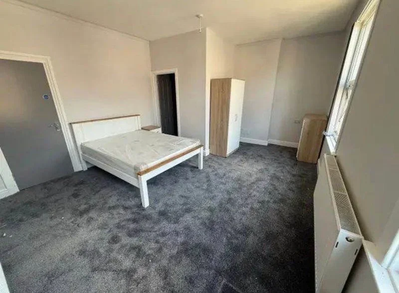 Room Fitzwarren Street in Salford