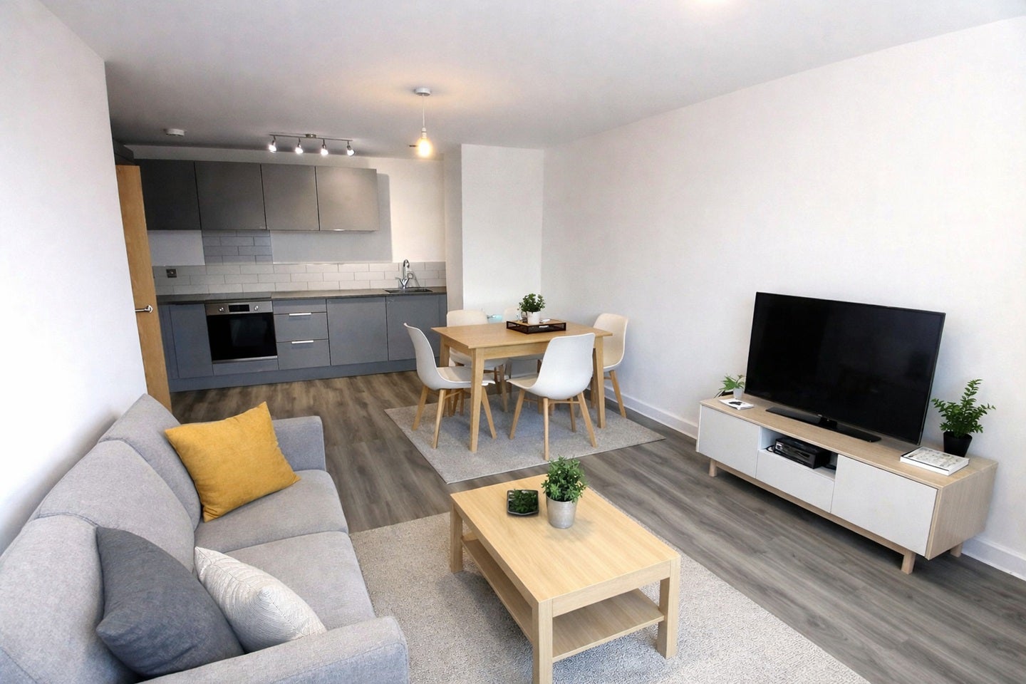 Flat Stapleton Road in Bristol