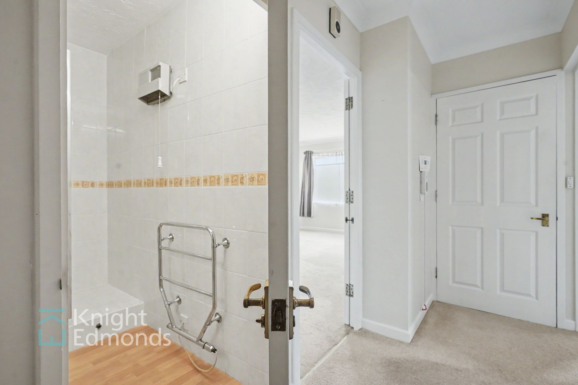 Flat Queen Anne Road in Maidstone