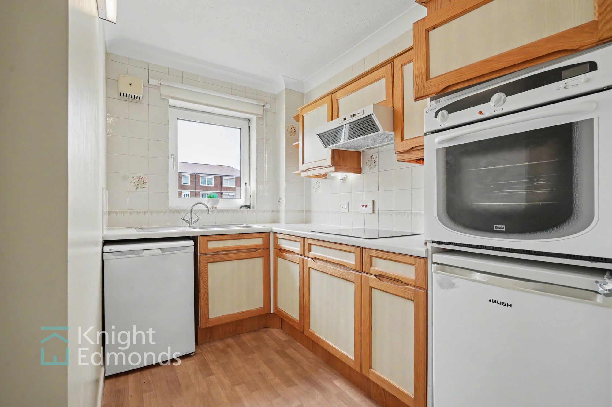 Flat Queen Anne Road in Maidstone