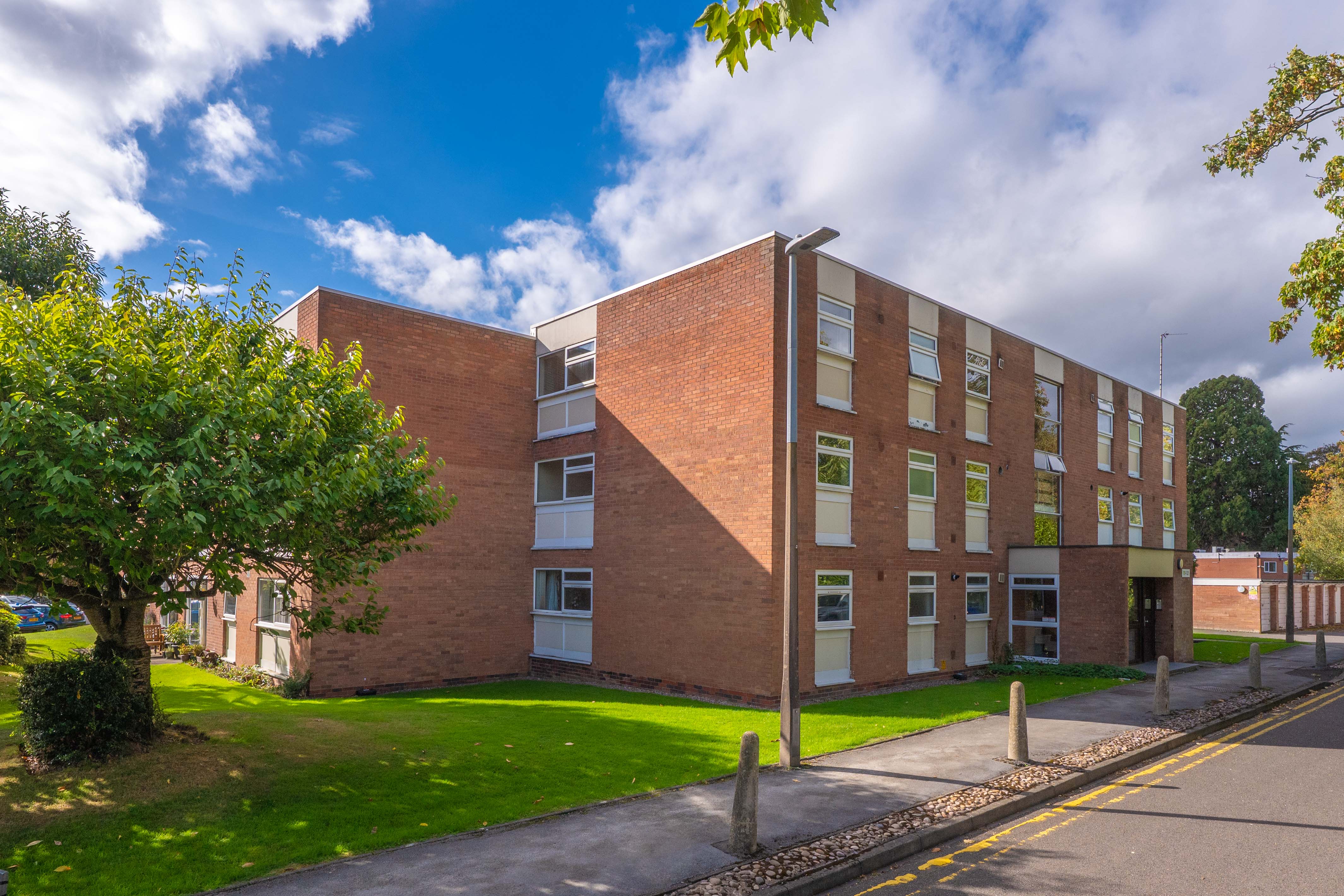 Flat Touchwood Hall Close in Metropolitan Borough of Solihull