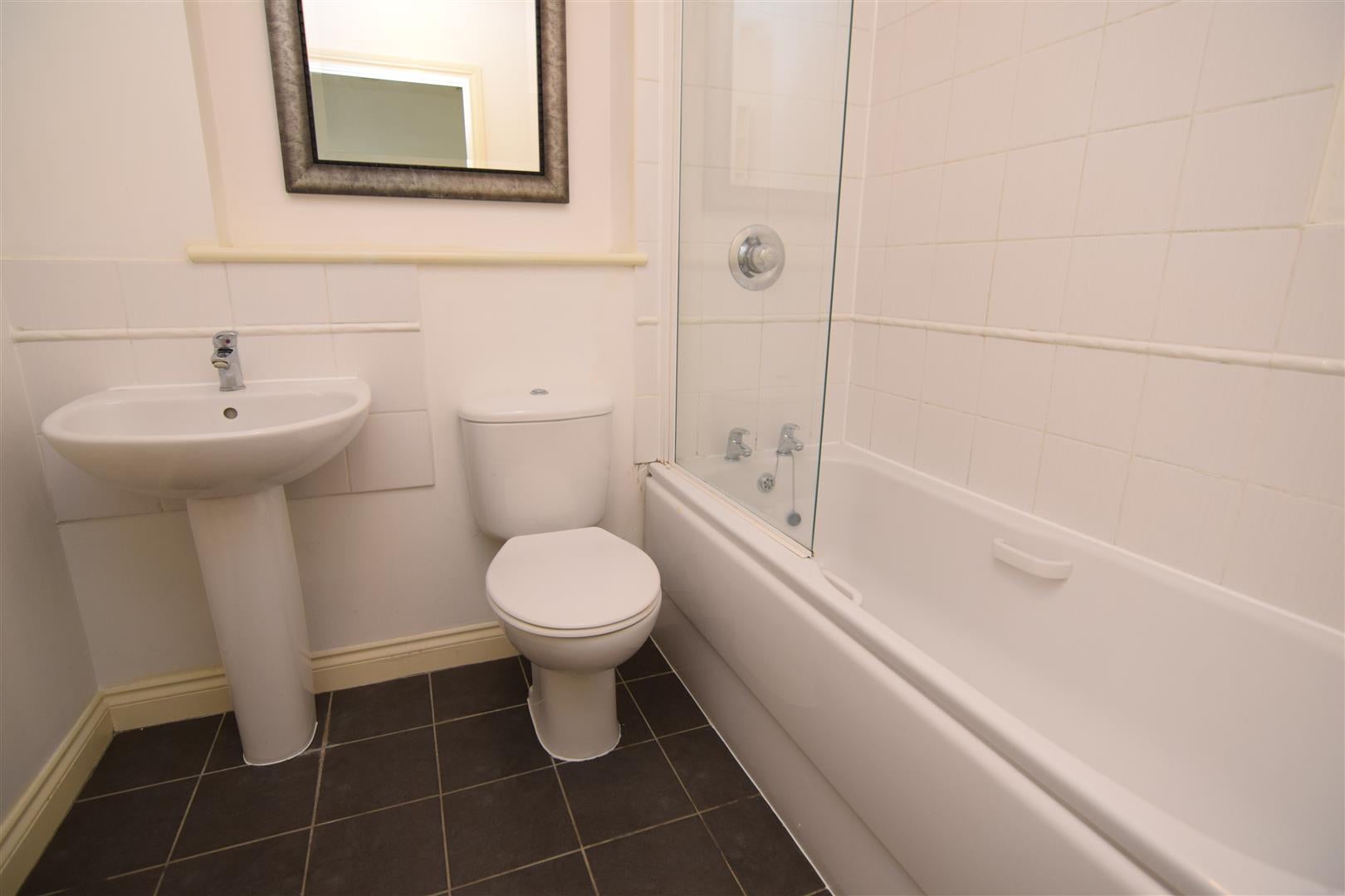 Flat Romani Close in Warwick