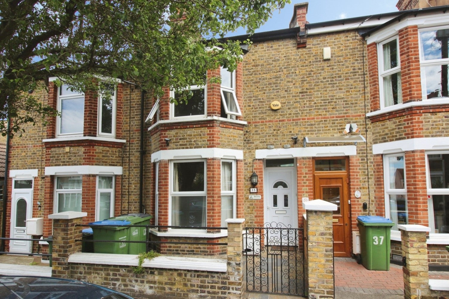 House Chancelot Road in Greater London
