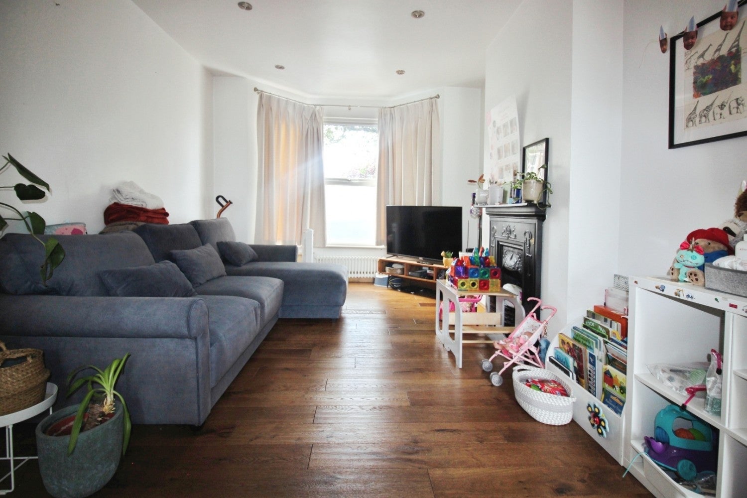House Chancelot Road in Greater London