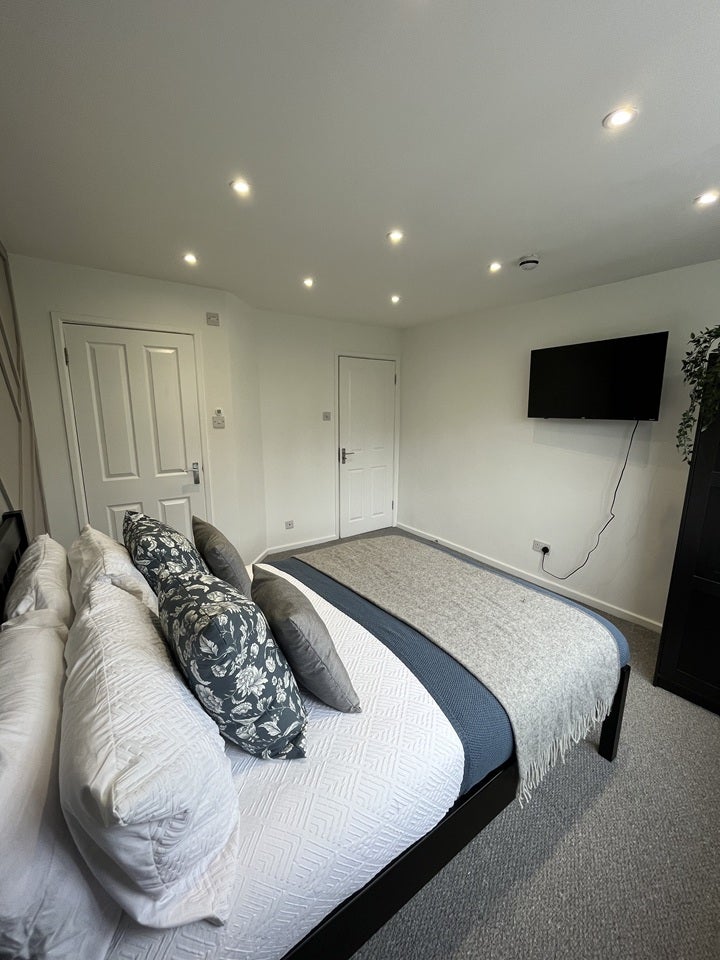 Room Waterside in Milton Keynes