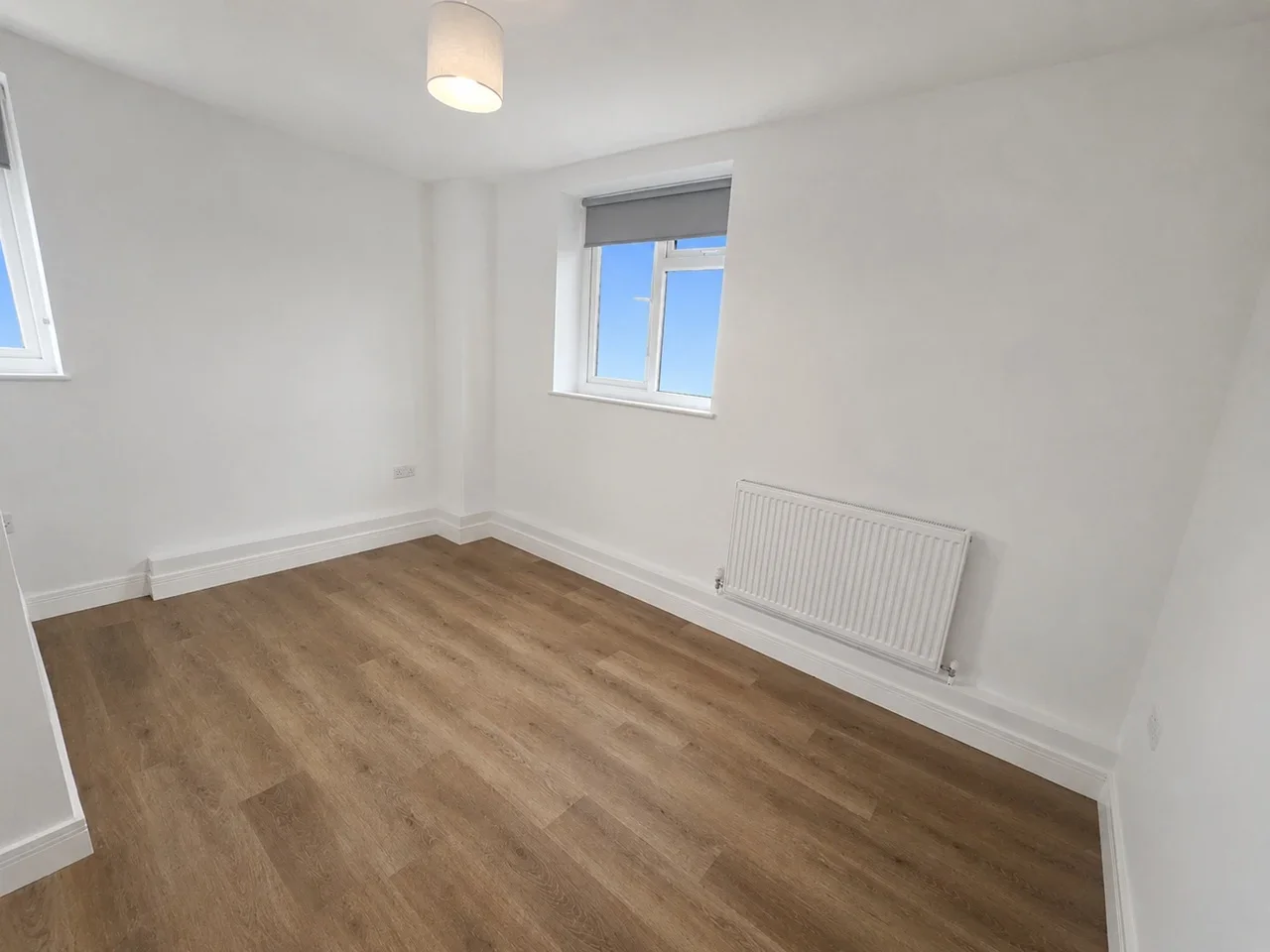 Flat Tenda Road in Greater London