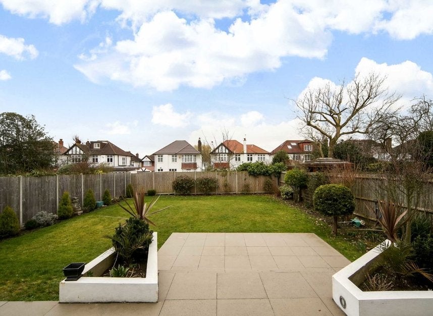 House Beaufort Road in Greater London