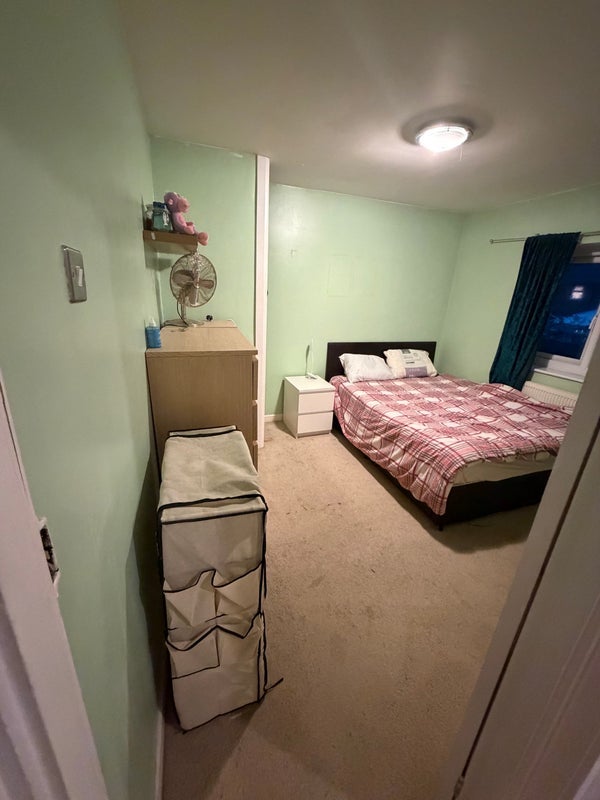 Room Swancote Road in Birmingham