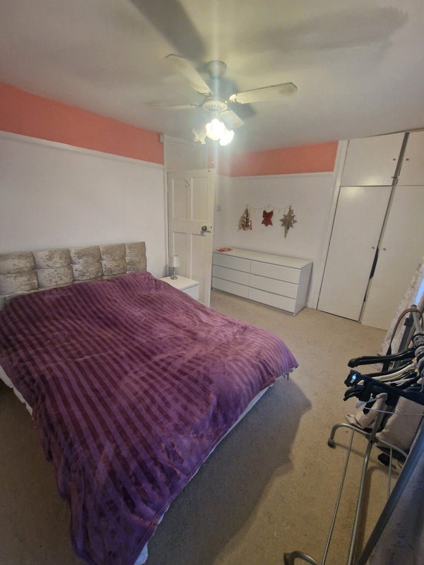 Room Swancote Road in Birmingham