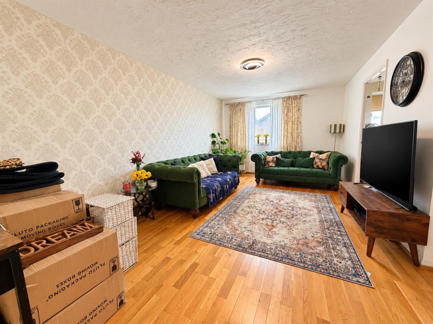 Flat Upton Close in Greater London