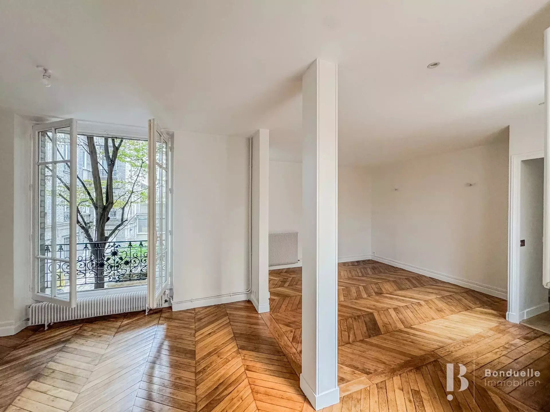 Flat Rue Descombes in Paris