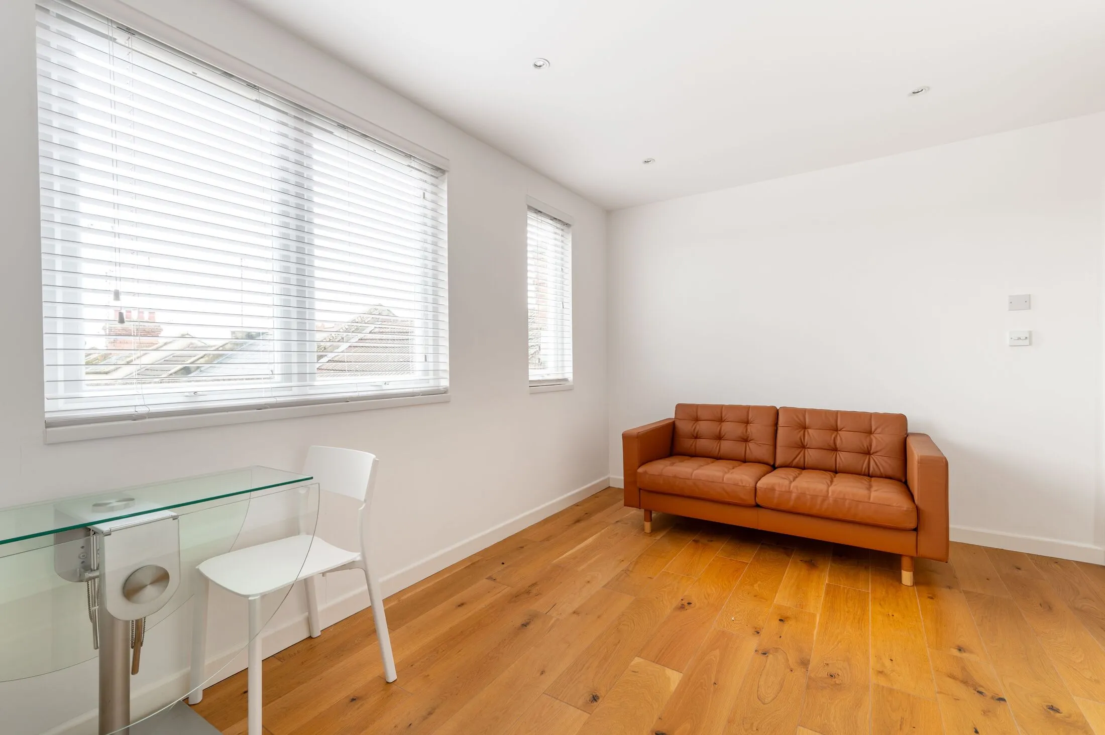 Flat Riffel Road in Greater London