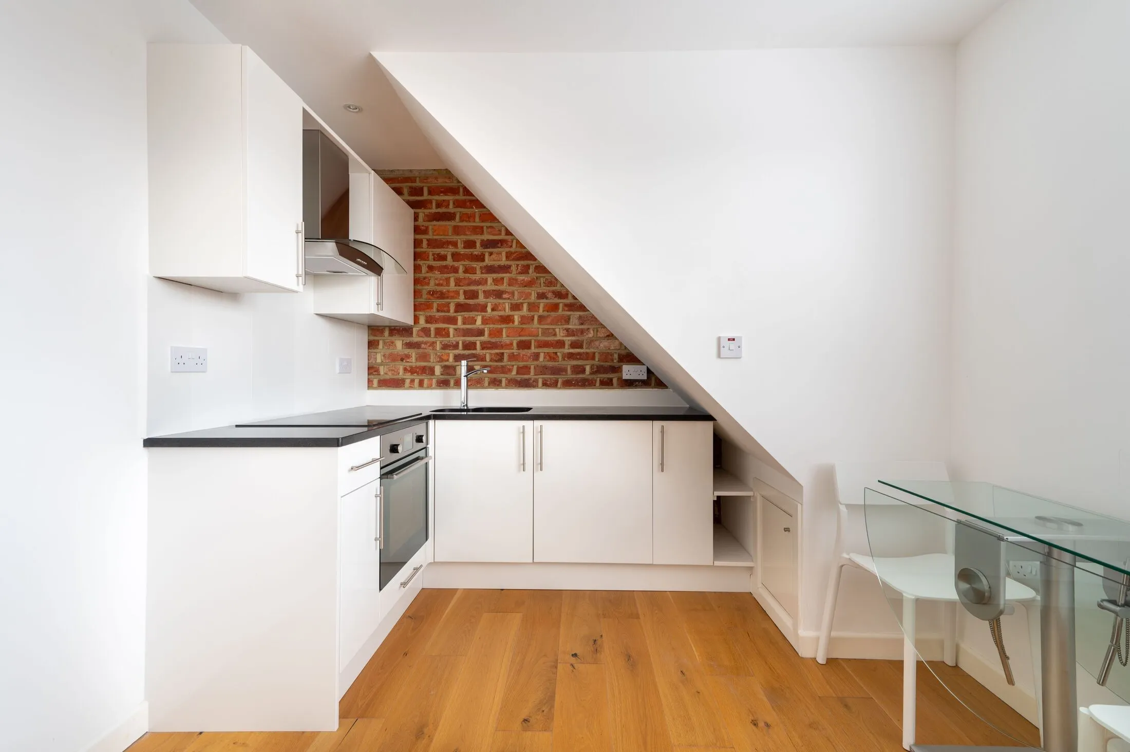Flat Riffel Road in Greater London