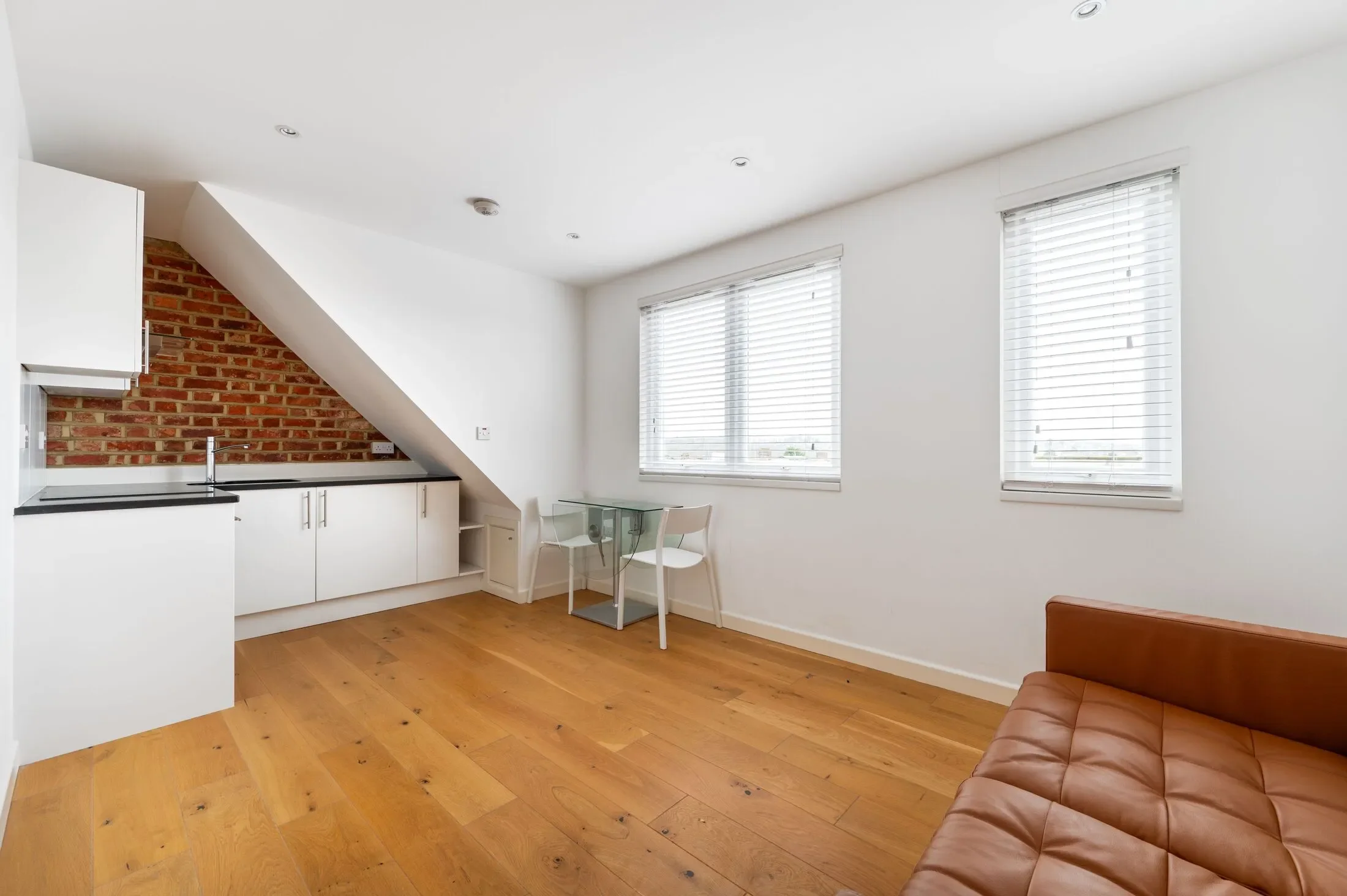 Flat Riffel Road in Greater London