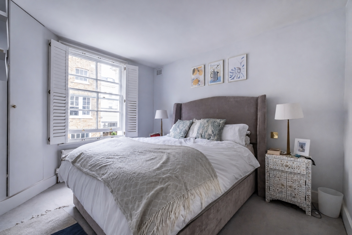 Flat Winchester Street in City of Westminster