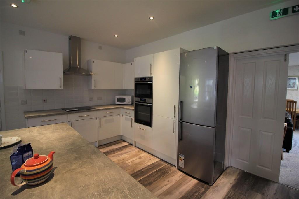 Room Tollgate Road in Salisbury