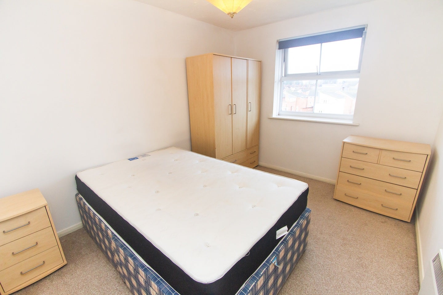 Flat Drapers Field in Coventry