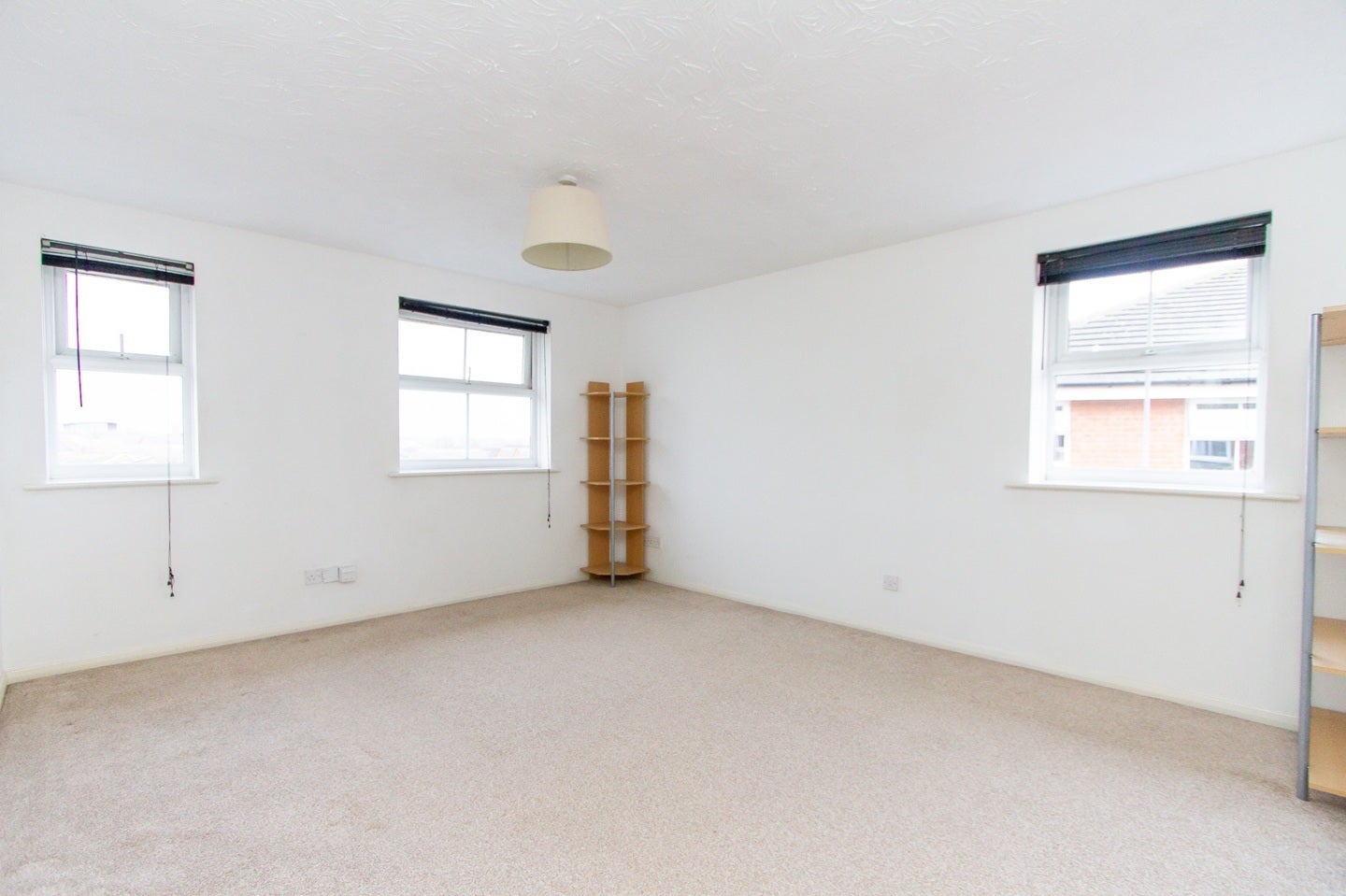Flat Drapers Field in Coventry