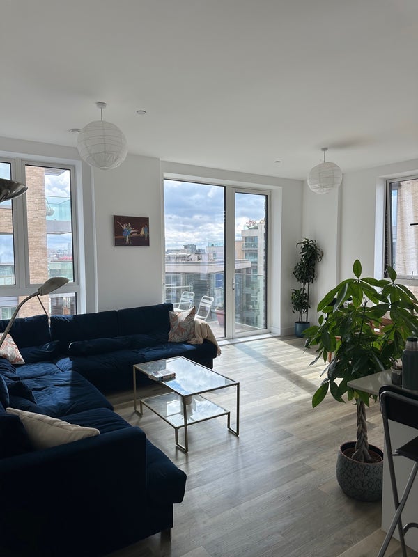 Room Lombard Road in Greater London