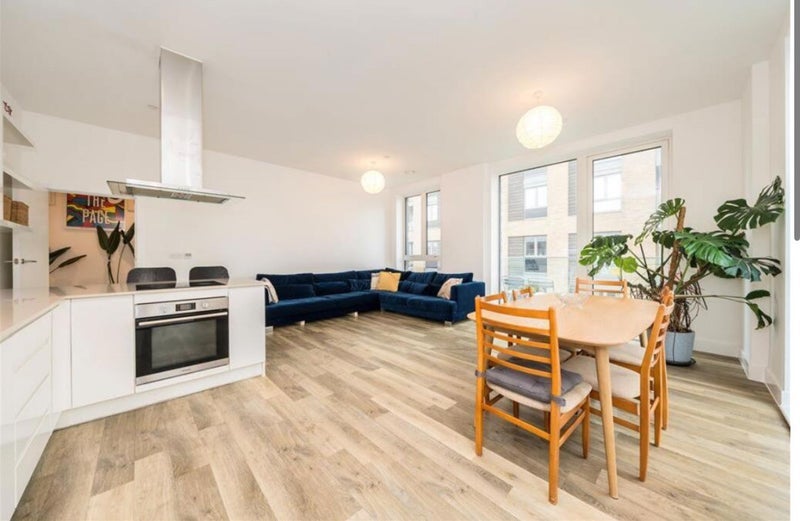 Room Lombard Road in Greater London