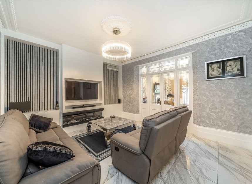 House Woolstone Road in Greater London