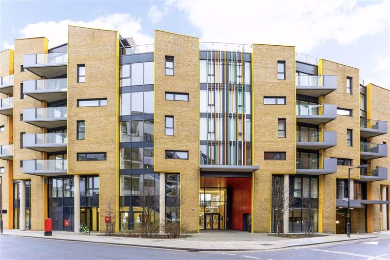 Flat Tanner Street in Greater London