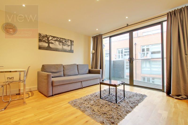 Flat Tanner Street in Greater London