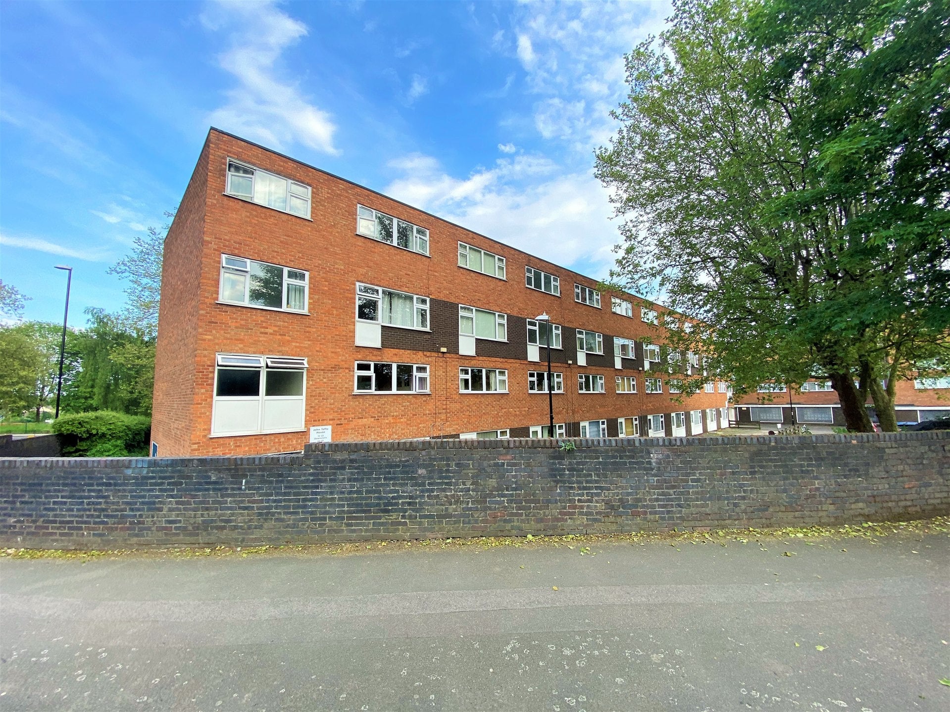 Flat Leicester Row in Coventry
