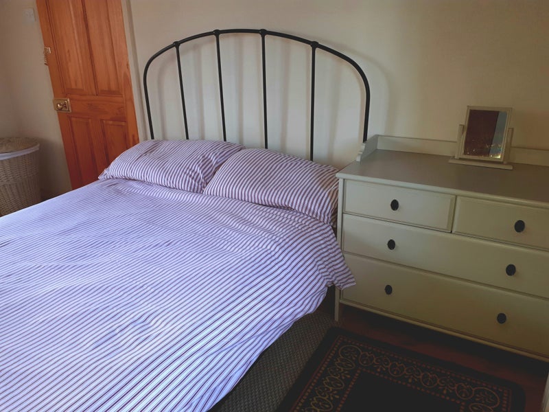 Room Birch Avenue in Caterham on the Hill
