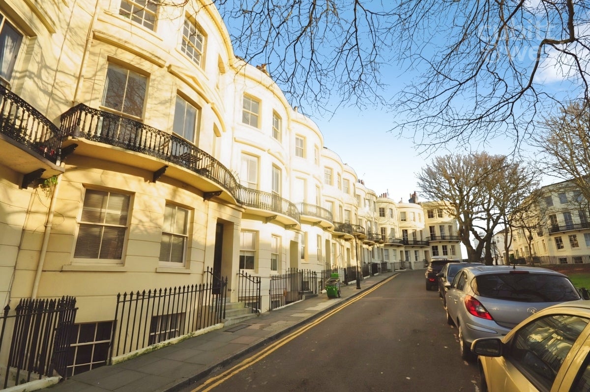 Flat Dale Road in Greater London