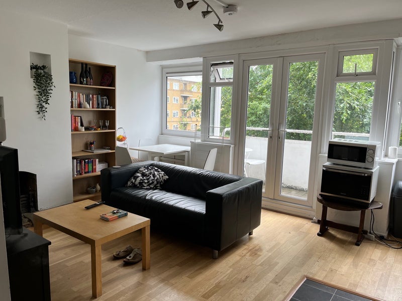 Flat Thornton Road in Greater London