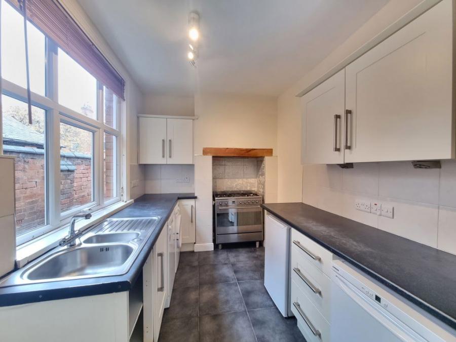 Room Lytton Road in Leicester
