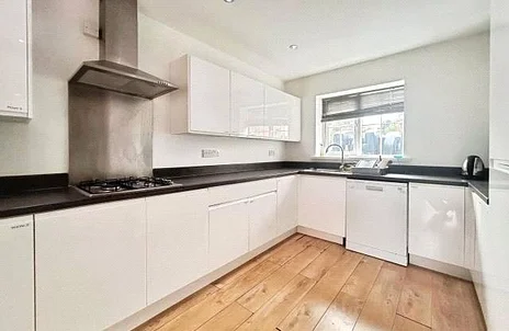 House Macs Close in Padworth