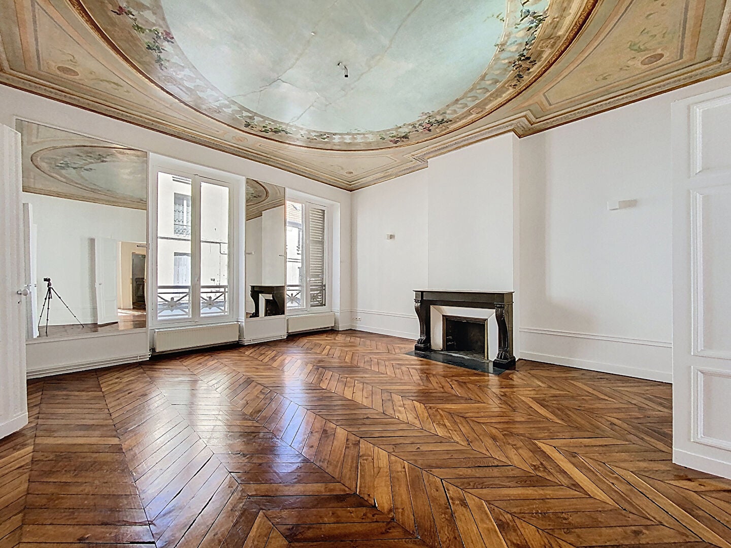 Flat Rue du Vieux Marché in Saint-Germain-en-Laye