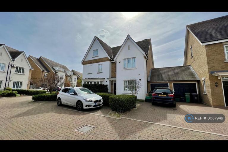 House Rawlings Close in Greater London